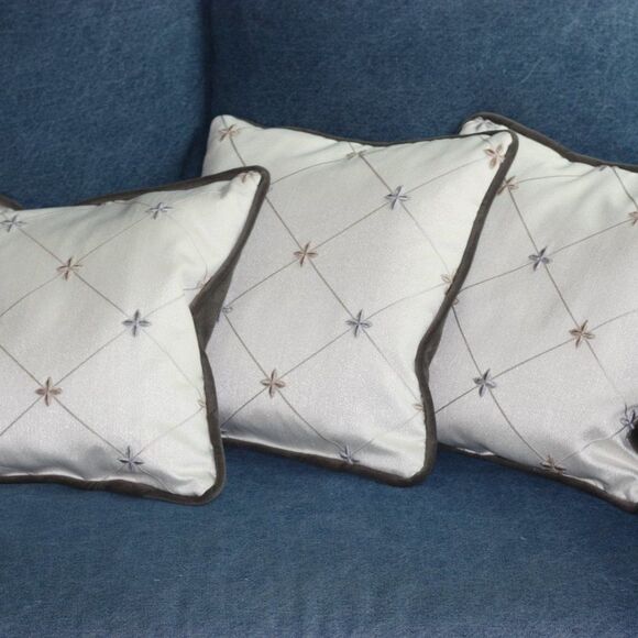Pewter Velvet and Creamy Silk Shantung 3 Pillow Set 14 x 14 NEW - Picture 5 of 10